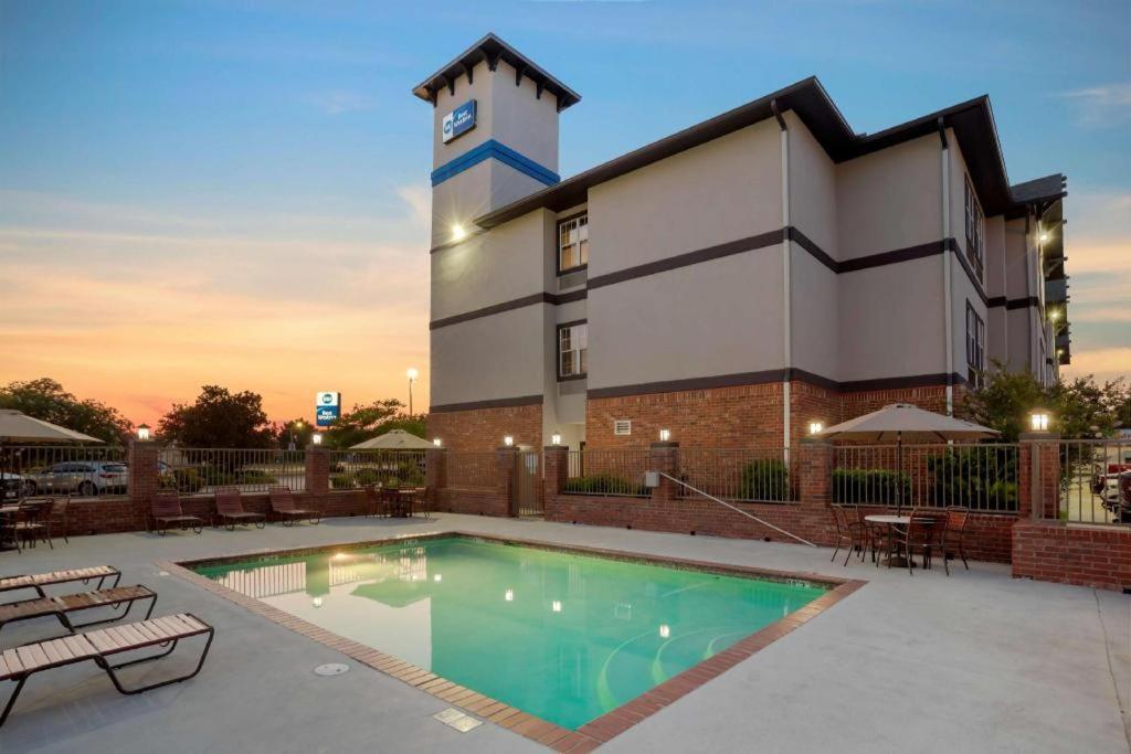 Best Western Plaquemine Inn Экстерьер фото